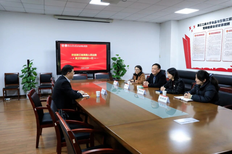 省高院副院长蒋卫宇一行来我院走访人大代表并征求意见建议